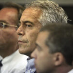 O comum de Epstein persegue o trompete para encontrar pesquisas de morte financeira de saída