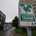 Instruções ordenadas na América do Sul como um mau perigo de tsunami do que nós para nós, Japão