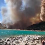 Europa queima: os turistas lêem em Infaerno abaixo do estilo italiano e da Turquia