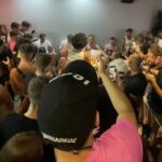 Grécia quando a boate Zante possui um “quocolato de chocolate-chocolate-cocolatos-Chocolates” Chocolate “para combinar com outros sexuais ‘no palco