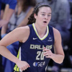 Maddy Siegrist começou a voltar para asas depois de 17 jogos com joelhos