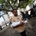O Reino Unido é Airdrop Aid Aid Airdrop que ajuda a Gaza, as crianças grandes precisam de cuidados médicos