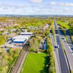 A nova maneira de um trem estranho com estações ferroviárias de £ 45m em duas cidades