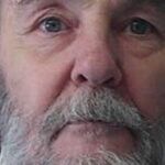 Aviso rápido que aguarda 66 anos continua sendo libertado na sala de prisão