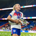 Chloe Kelly pega jogadores da Inglaterra da Inglaterra
