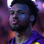 O Bronony James foi um crírio extra em Lakers Stratate que Dalton Knecht?