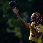 QB Jaayden Daniels se esforça para ser um personagem perfeito ‘
