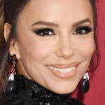 Eva Long, Suner Bikini mostra ‘Novas Referências’