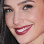 Gadot Gadot com roupas ousadas mostra ‘O melhor sorriso em Hollywood’