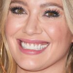Hilary Duff libere mamilo em um supermercado e neve