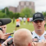 Hendrickson de Bengals quebra para silenciar o status do contrato depois de relatar o campo de treinamento de Cincinnati