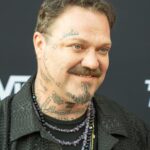 Após os anos de tumulto, Bam Margera faz com que duas pernas dores