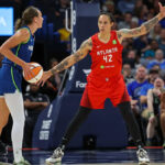 Brittney Grriner lidera a estrada para perder sua primeira casa para perder sua primeira casa sazonal, destruir um 32-POOP