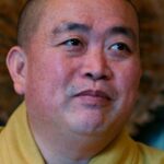 A China encolhe a umidade do que de Emme, para colocar um mau comportamento sexual
