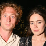 Jeremy Allen White Exutwears Molly Gordon