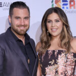 Hillary Scott de Lady A. recebe o quarto bebê com um homem Tyrrell