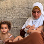 As mães de Gaza foram forçadas a dar à água dos bebês como uma fórmula