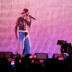 Os diplomas de Justin Bieber caem para a festa de Albamo, de Wardrobe Sellocconction capturado na câmera