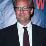 Matthew Perry tira a última idéia do Instagram que faz uma sensação que continua