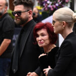 Sharon, Ozzy Ozzy Ozzy Ozzy’s Ozzy’s Ozzy’s Ozzy, de Jack & Kelly Osborne, na cidade natal