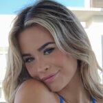 Emily Elizabeth Red Lingerie e óculos parecem “inocentes”