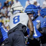 Sean McVay Block com Quot; Gerenciado e quot; Para Jared Temple