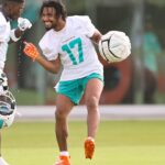Jaylen Waddle retornou a sugestão de que agora o amor atual de Tugofia