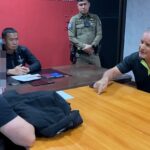 A temporada negativa australia que acrobea acusando -o com US $ 1,9 milhão enquanto impressiona sua vida azul