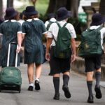Hoje, milhares de professores australianos do trabalho – embora muitos estejam recebendo US $ 100 mil e recebam 13 semanas