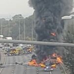 M25 LIVE: Um grande incêndio de valentão por quilômetros causa perturbações do tribunal com um veículo grande