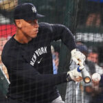 O juiz de Aaron está de volta na fila de DH quando Yankees aguardando a mancha na mão para jogar